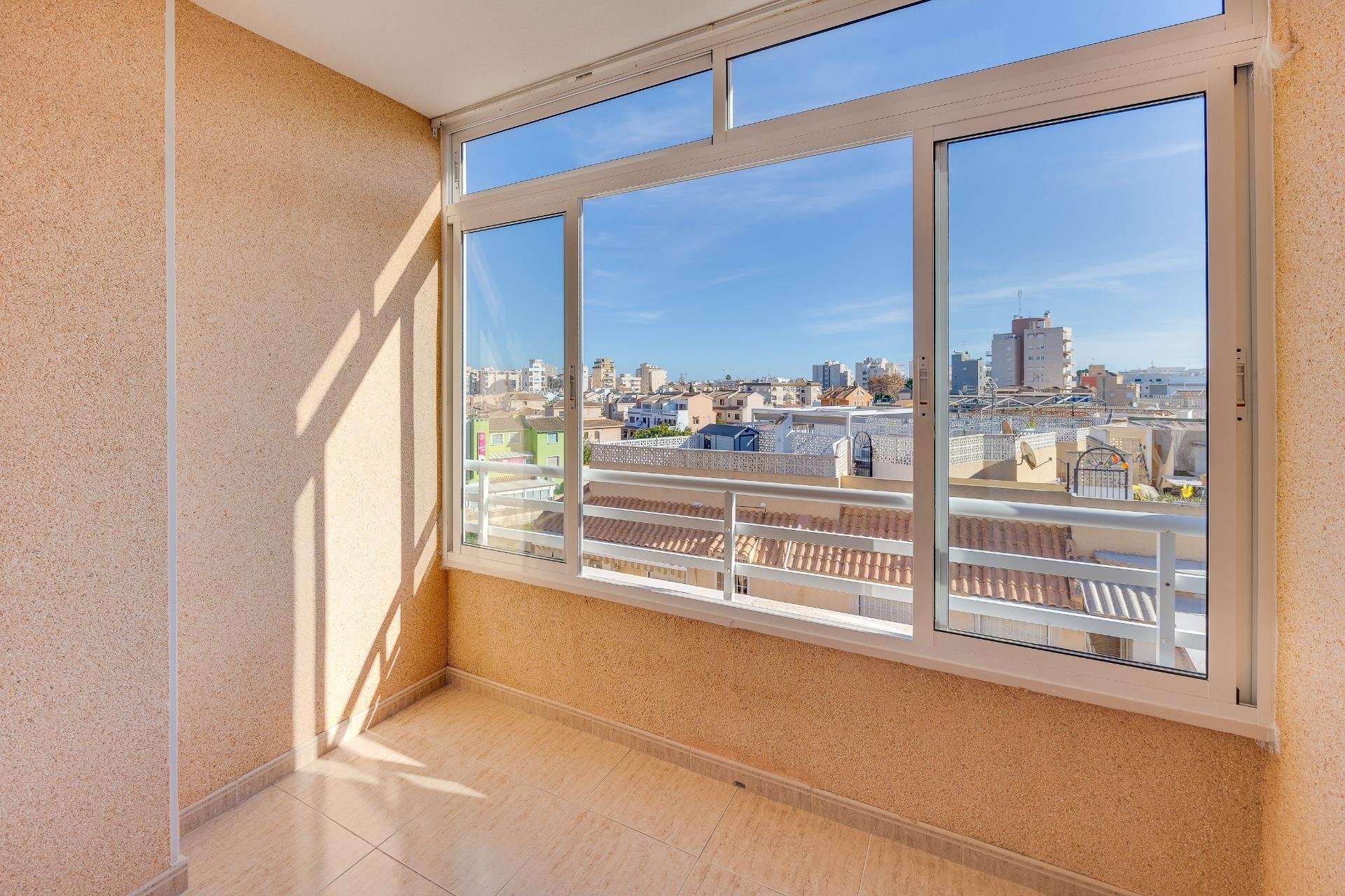 Használt Ingatlanok - Apartman -
Torrevieja - Estacion De Autobuses