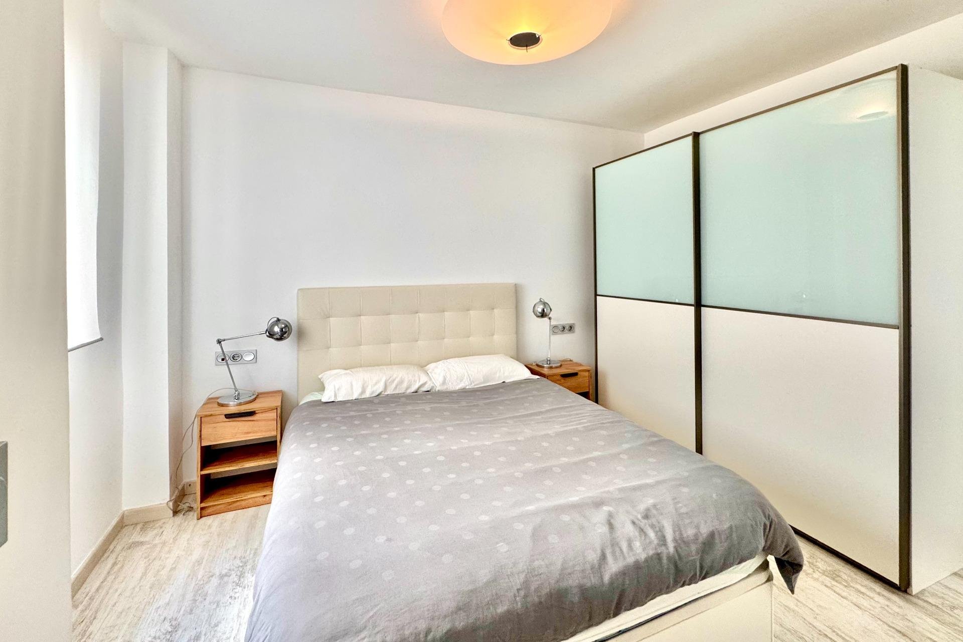 Használt Ingatlanok - Apartman -
Torrevieja - Estacion De Autobuses