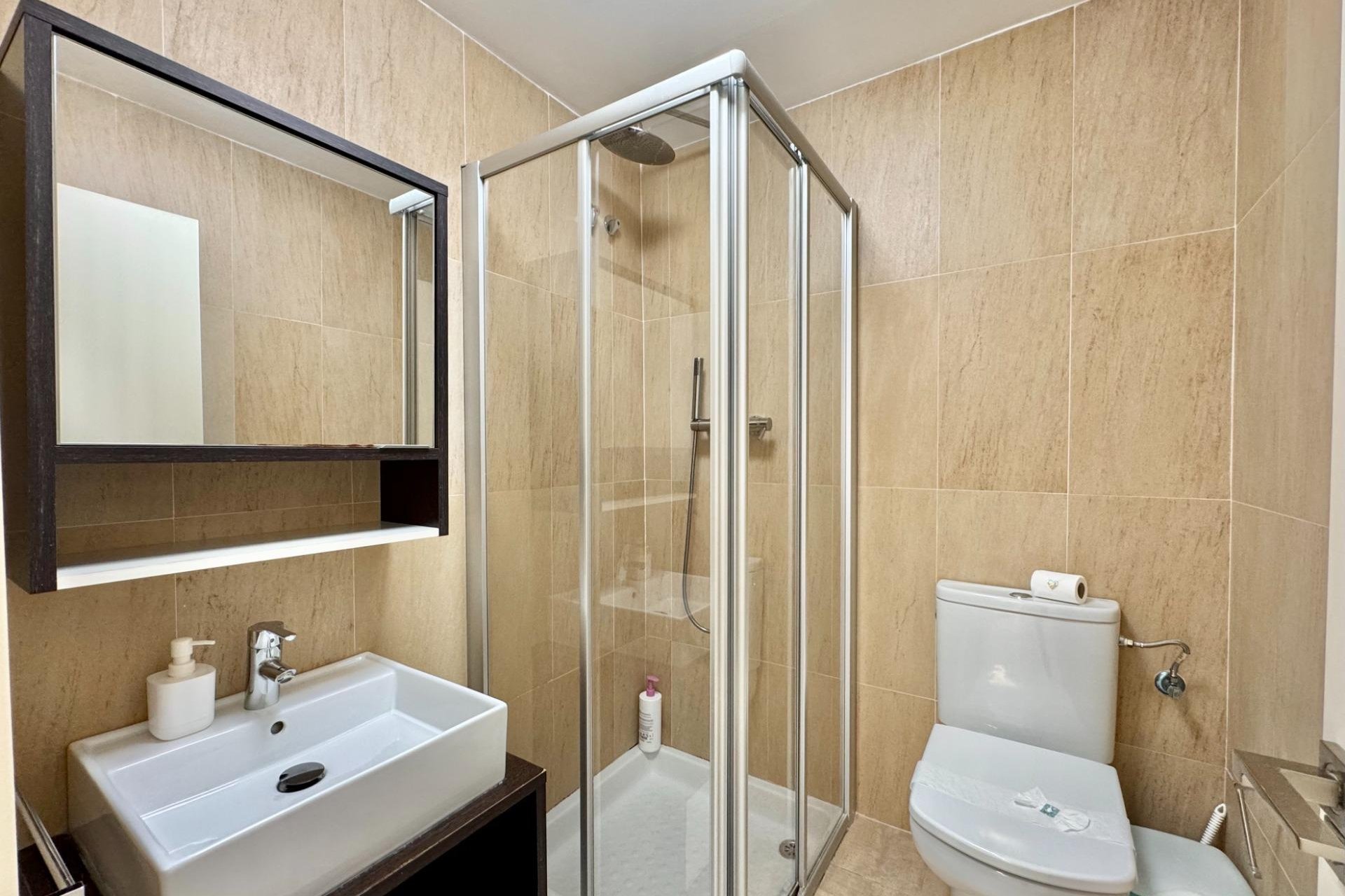 Használt Ingatlanok - Apartman -
Torrevieja - Estacion De Autobuses