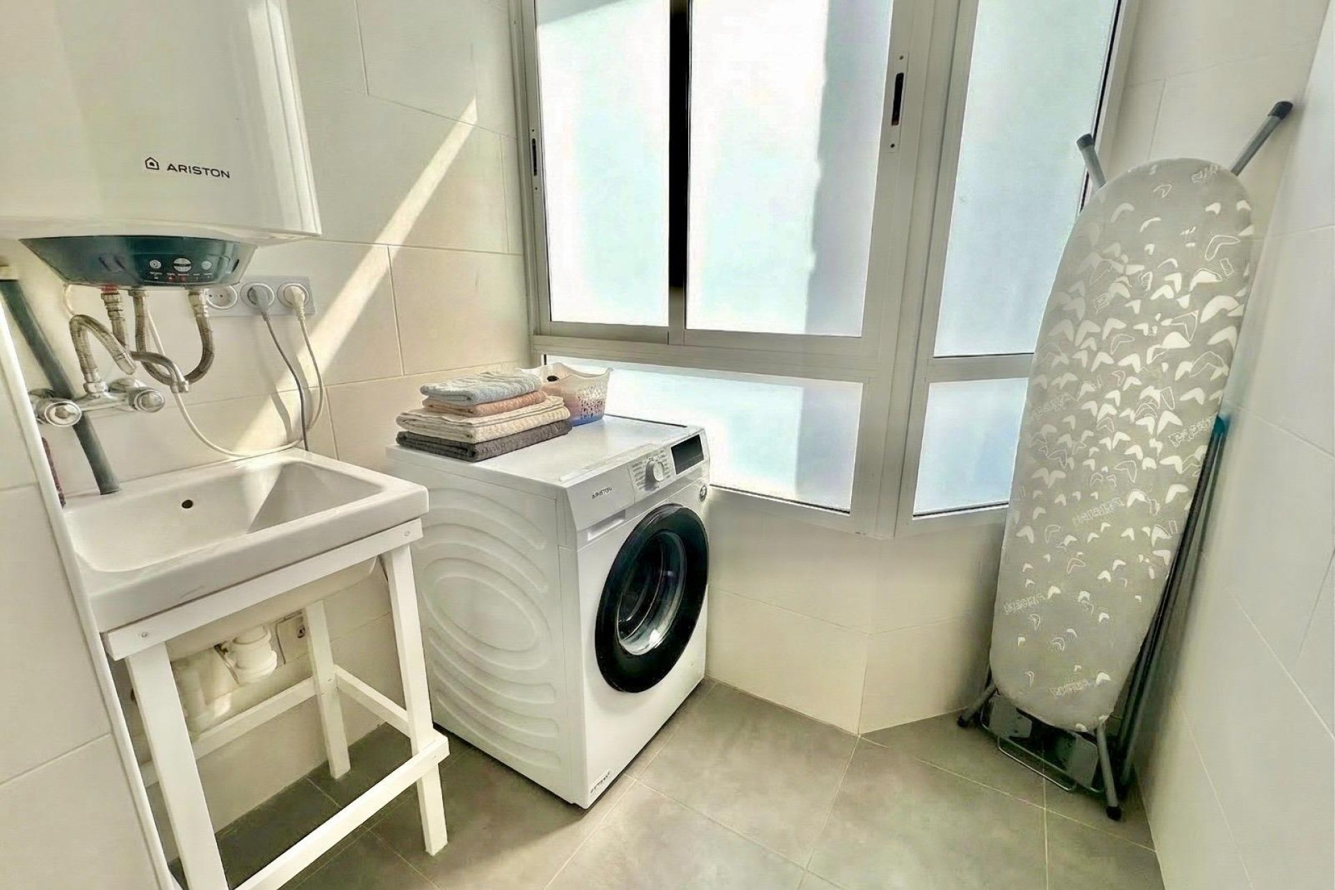 Használt Ingatlanok - Apartman -
Torrevieja - Estacion De Autobuses