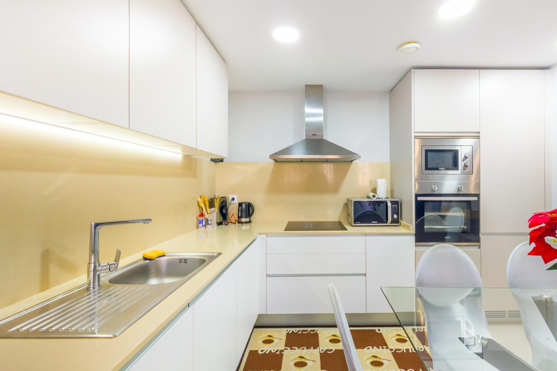 Használt Ingatlanok - Apartman -
Torrevieja - Estacion De Autobuses