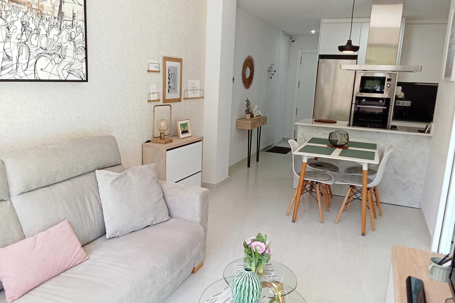 Használt Ingatlanok - Apartman -
Torrevieja - Estacion De Autobuses
