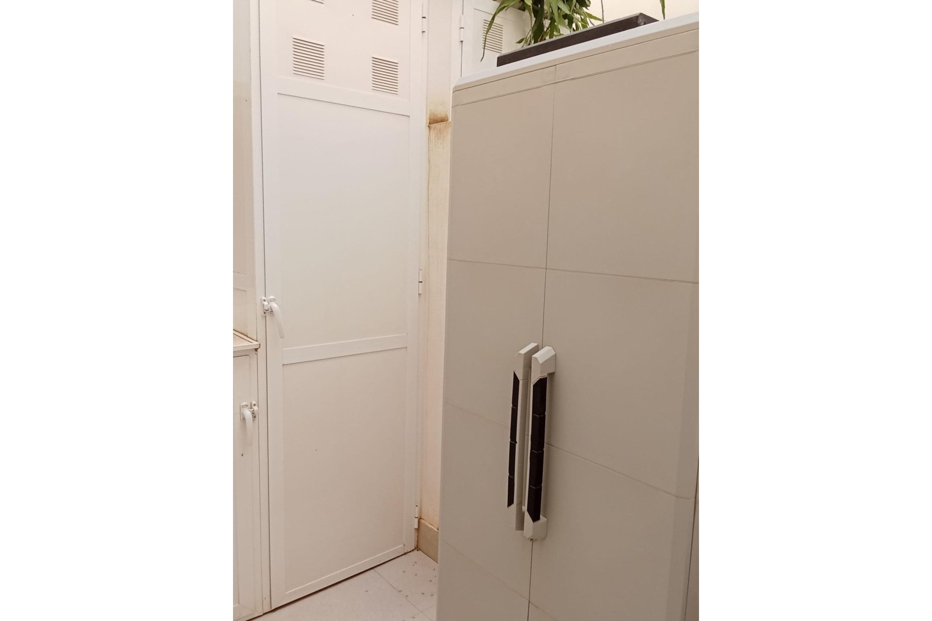 Használt Ingatlanok - Apartman -
Torrevieja - Estacion De Autobuses