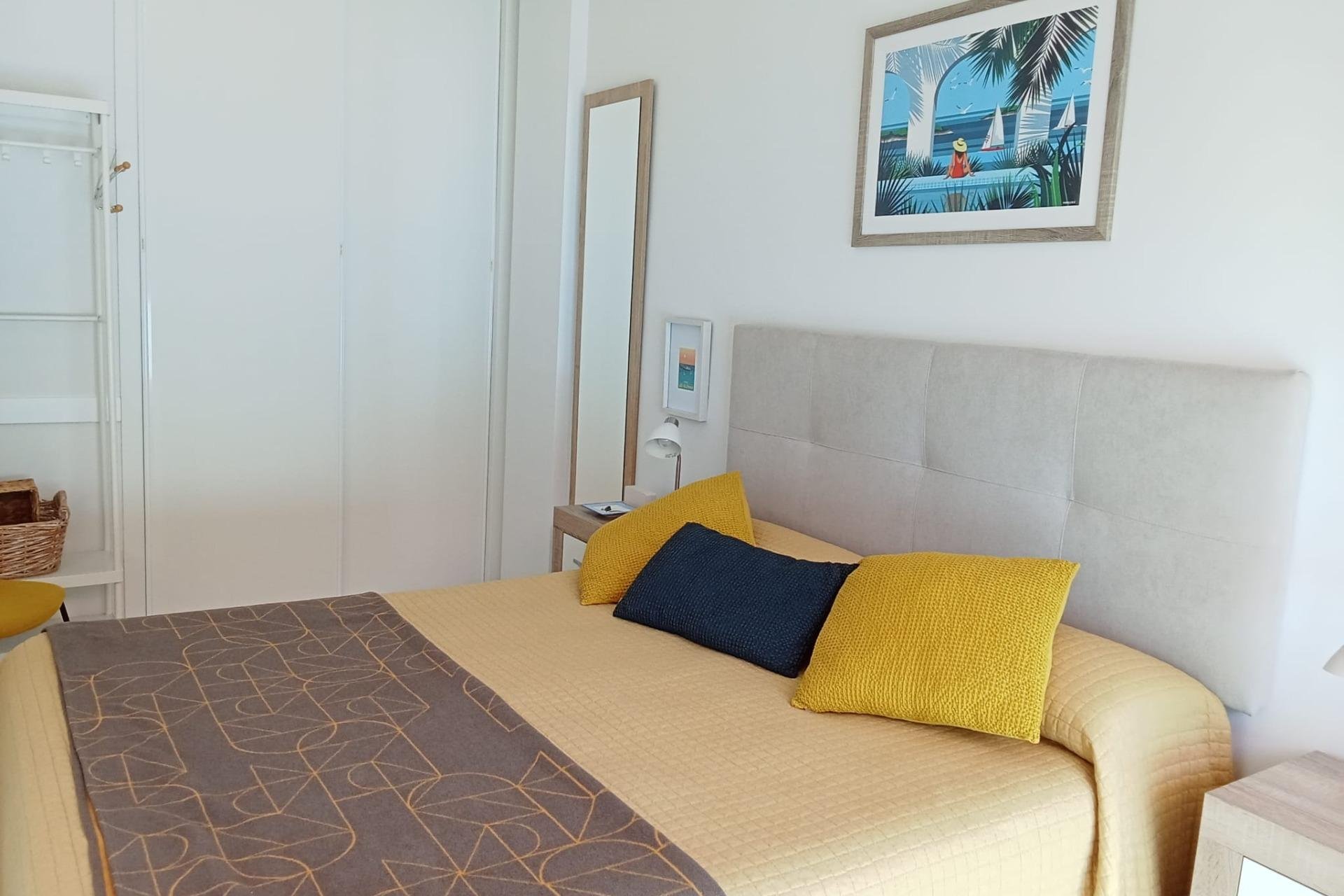 Használt Ingatlanok - Apartman -
Torrevieja - Estacion De Autobuses