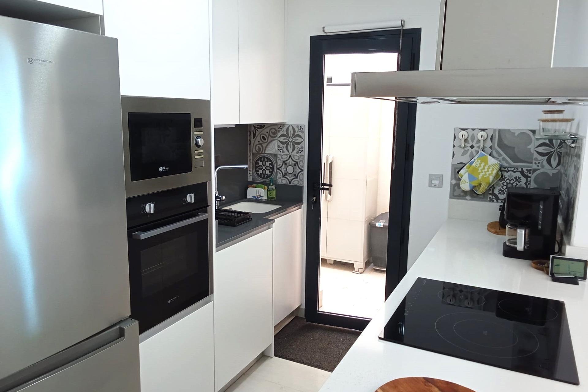 Használt Ingatlanok - Apartman -
Torrevieja - Estacion De Autobuses