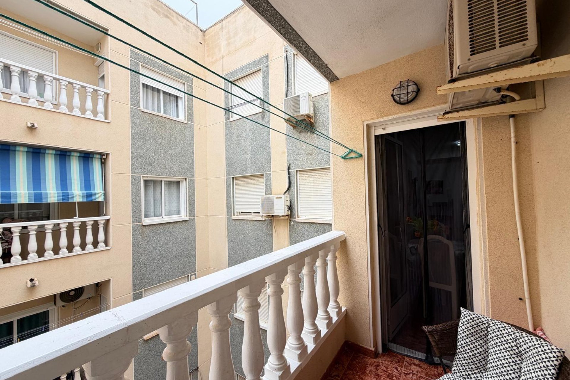 Használt Ingatlanok - Apartman -
Torrevieja - Estacion De Autobuses