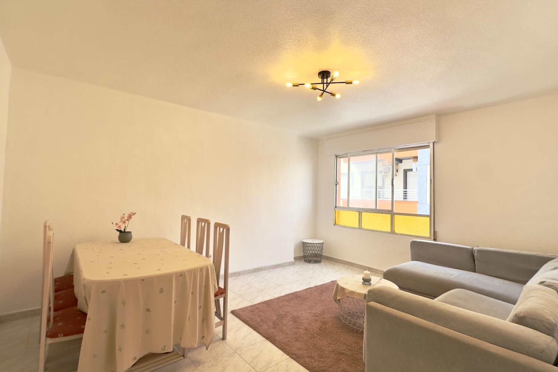 Használt Ingatlanok - Apartman -
Torrevieja - Estacion De Autobuses