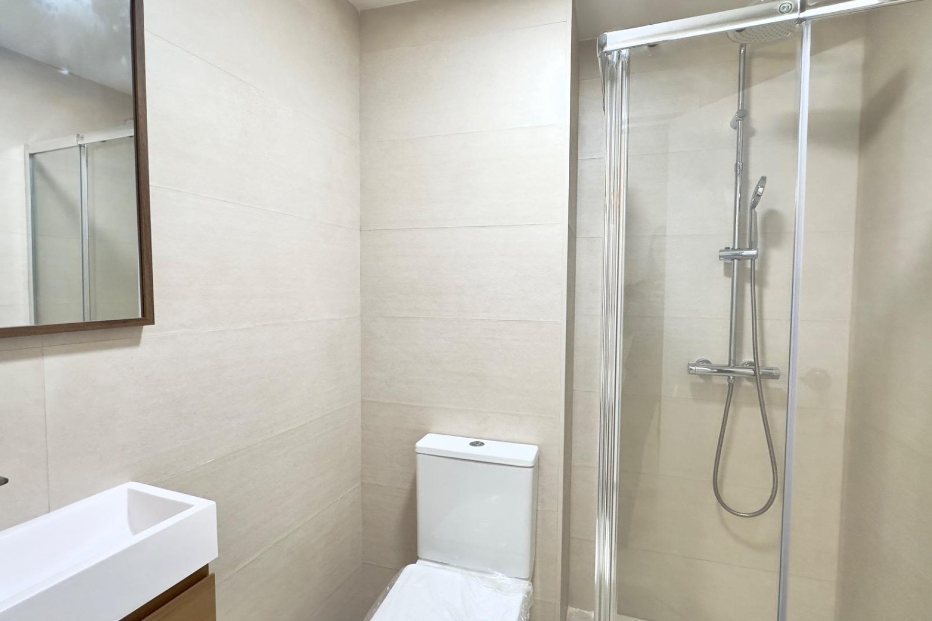 Használt Ingatlanok - Apartman -
Torrevieja - Estacion De Autobuses