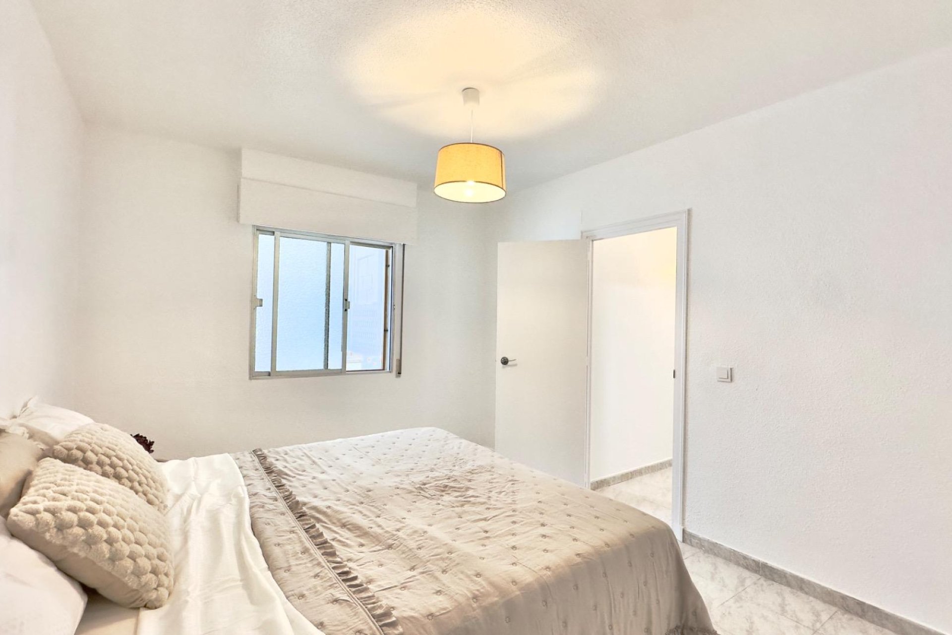 Használt Ingatlanok - Apartman -
Torrevieja - Estacion De Autobuses