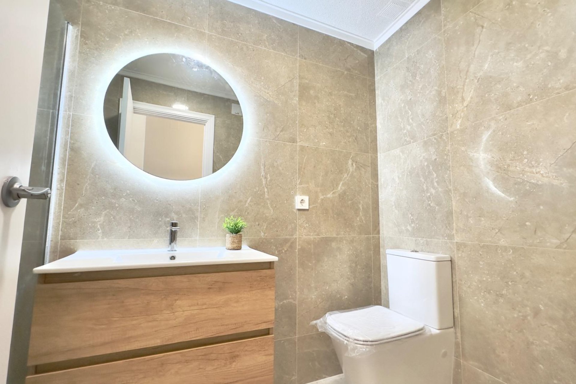Használt Ingatlanok - Apartman -
Torrevieja - Estacion De Autobuses