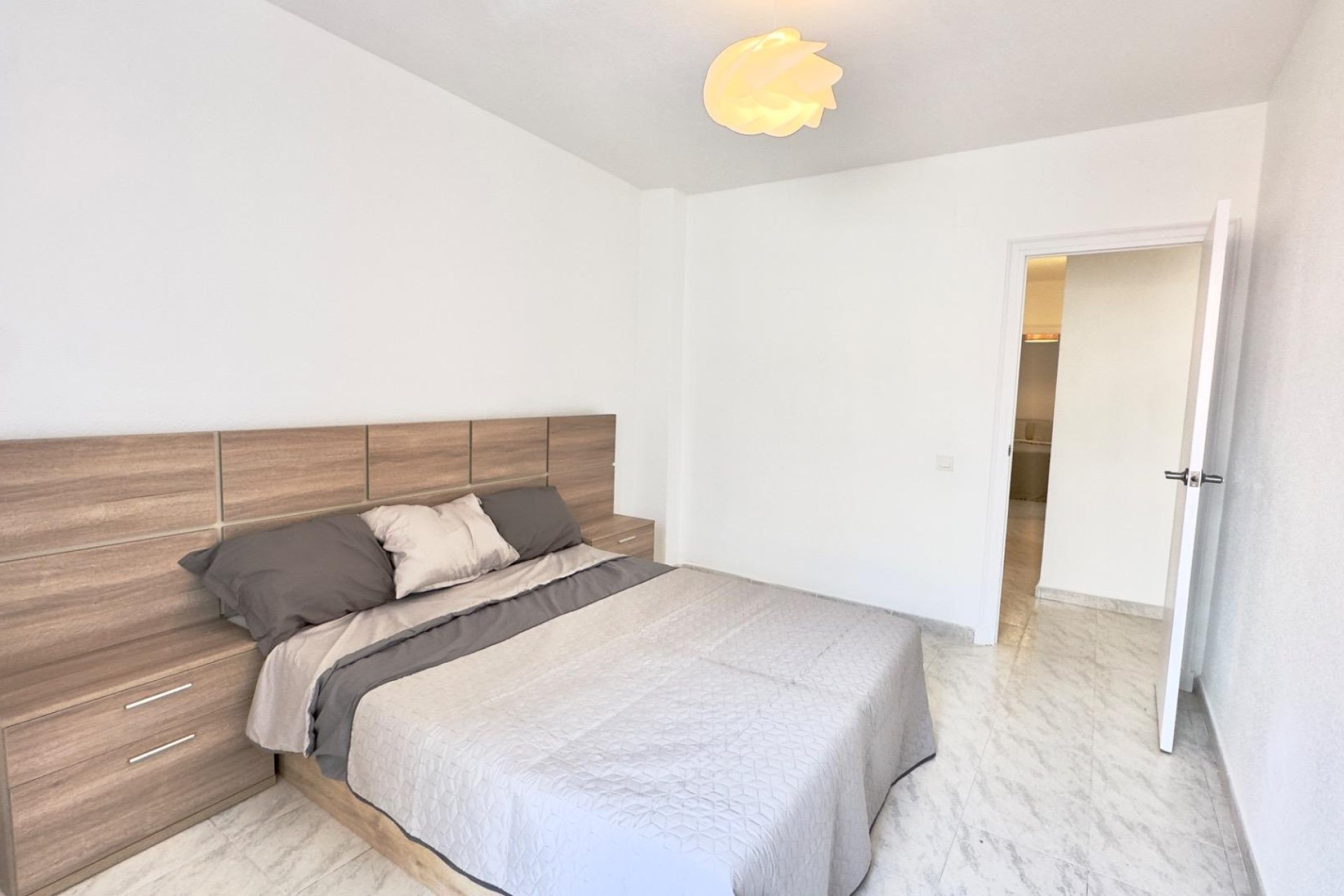 Használt Ingatlanok - Apartman -
Torrevieja - Estacion De Autobuses