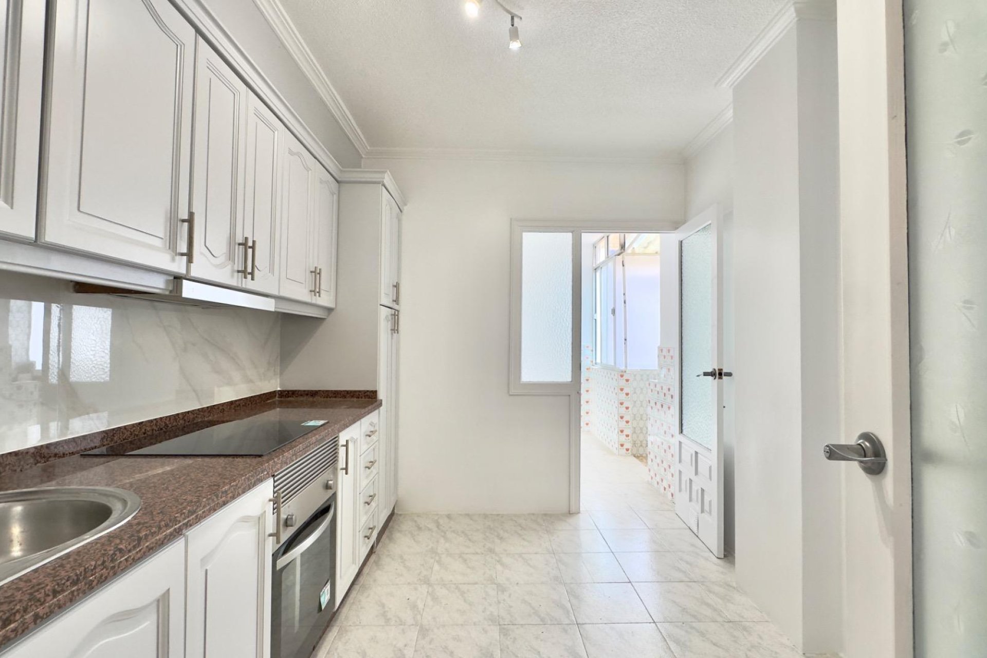 Használt Ingatlanok - Apartman -
Torrevieja - Estacion De Autobuses