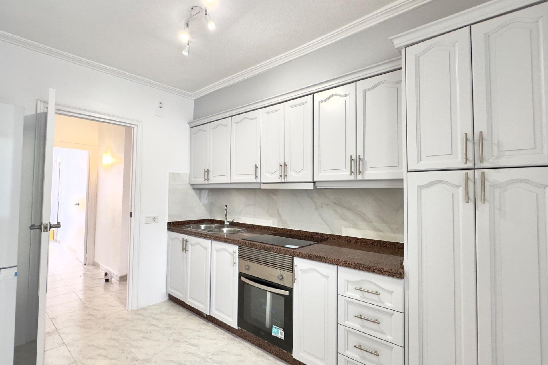 Használt Ingatlanok - Apartman -
Torrevieja - Estacion De Autobuses