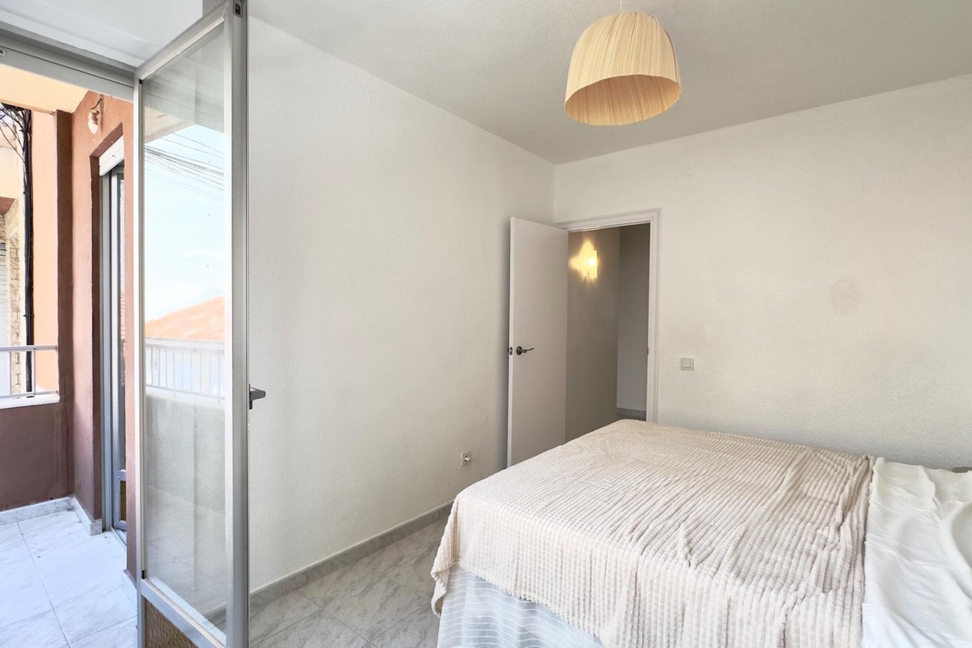 Használt Ingatlanok - Apartman -
Torrevieja - Estacion De Autobuses