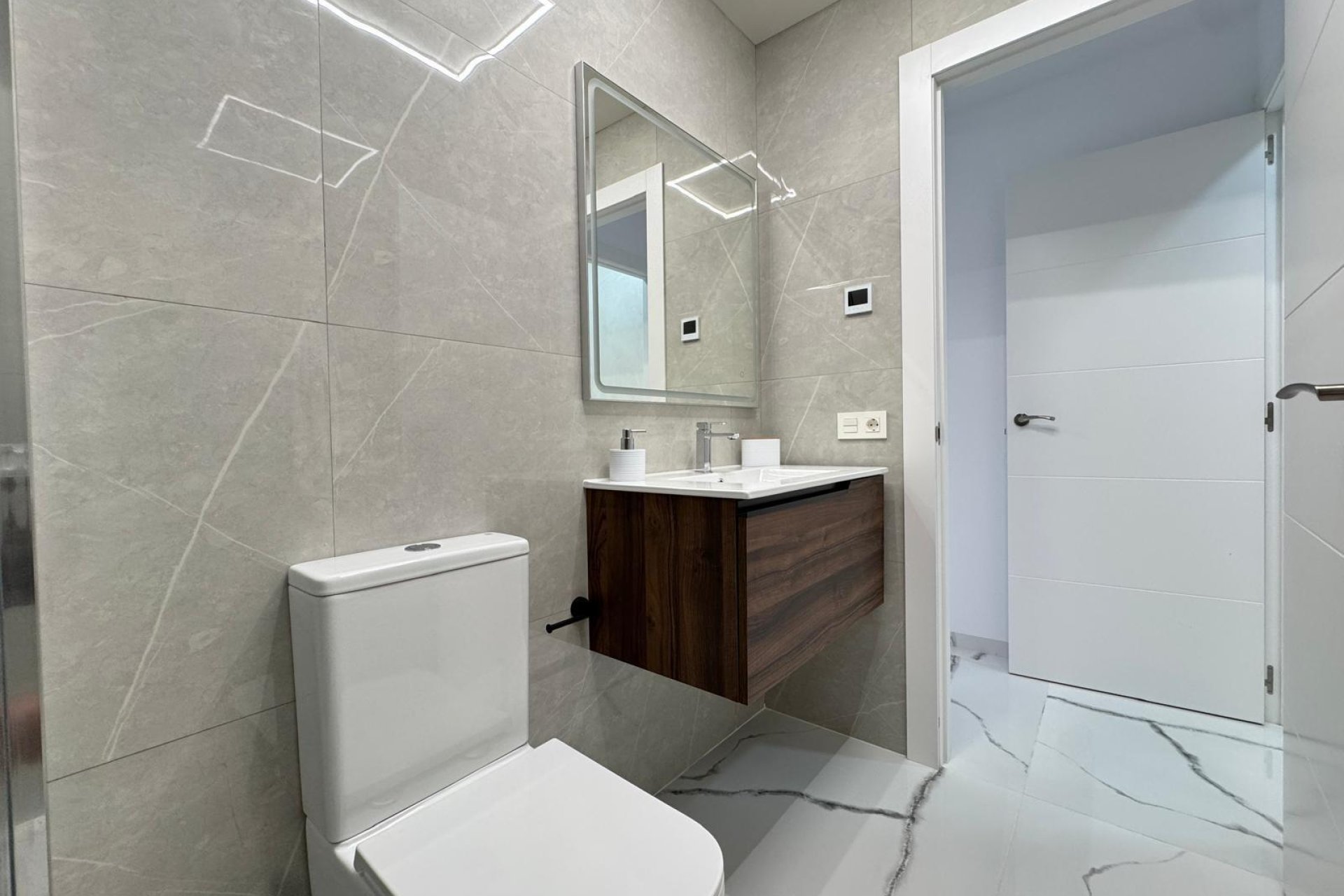 Használt Ingatlanok - Apartman -
Torrevieja - Estacion De Autobuses