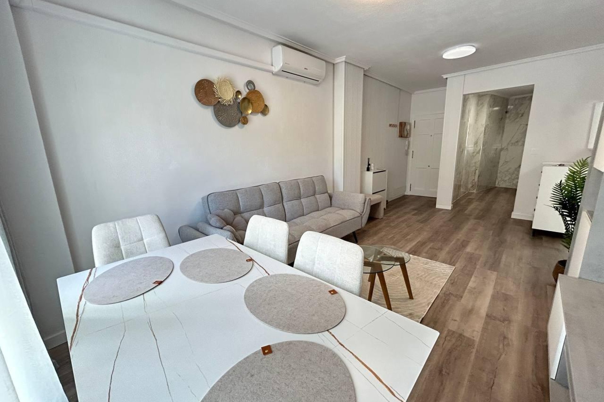 Használt Ingatlanok - Apartman -
Torrevieja - Estacion De Autobuses