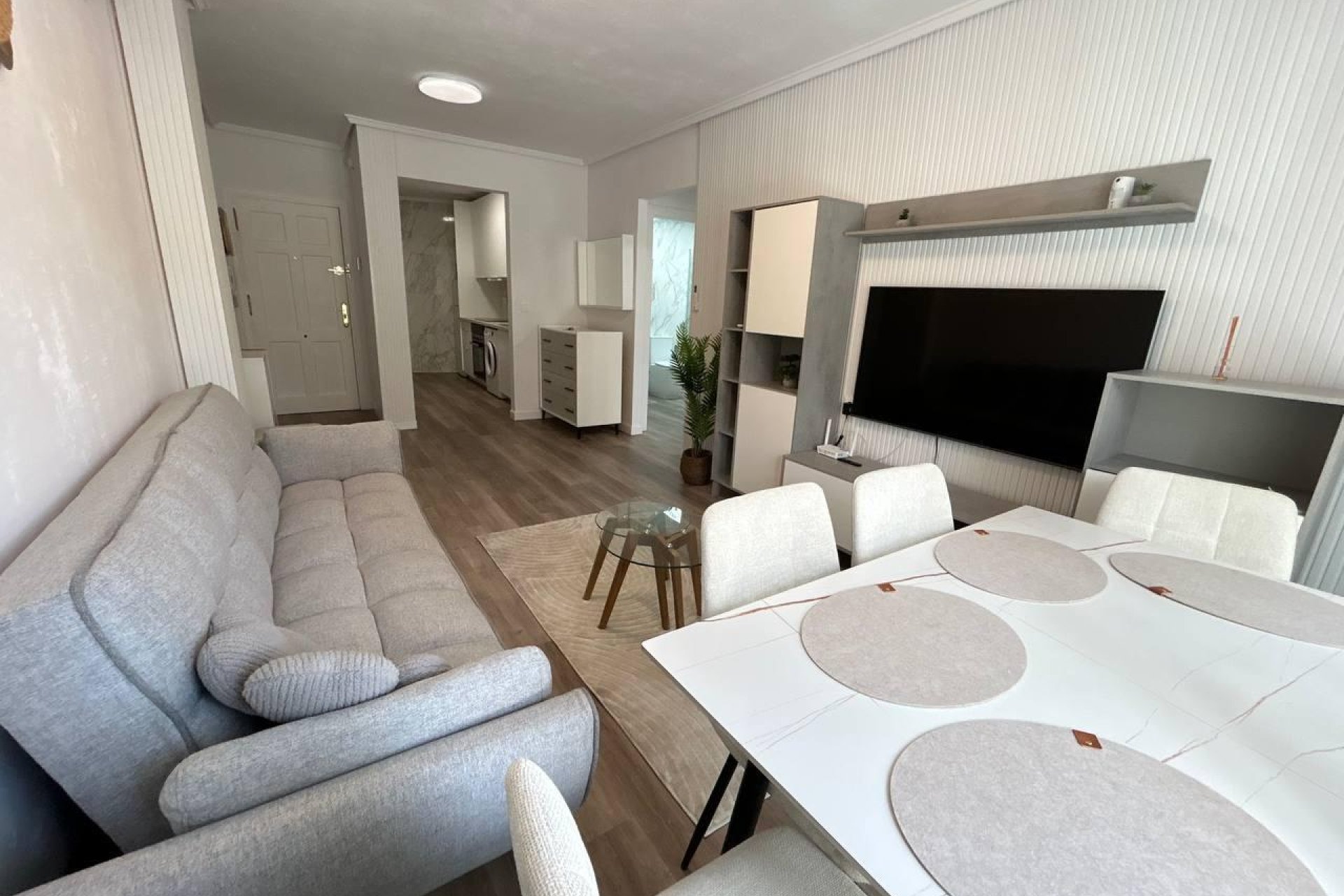 Használt Ingatlanok - Apartman -
Torrevieja - Estacion De Autobuses