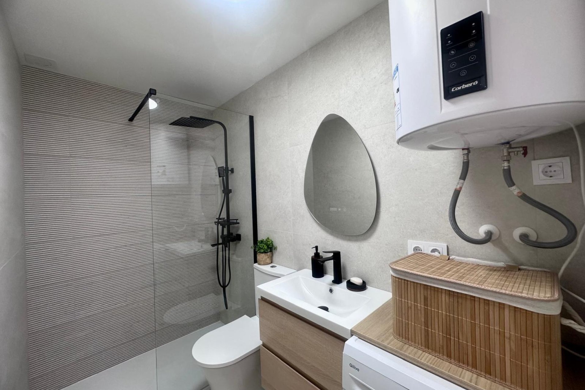 Használt Ingatlanok - Apartman -
Torrevieja - Estacion De Autobuses