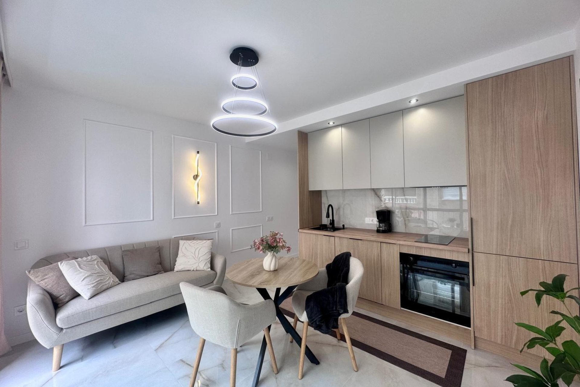 Használt Ingatlanok - Apartman -
Torrevieja - Estacion De Autobuses