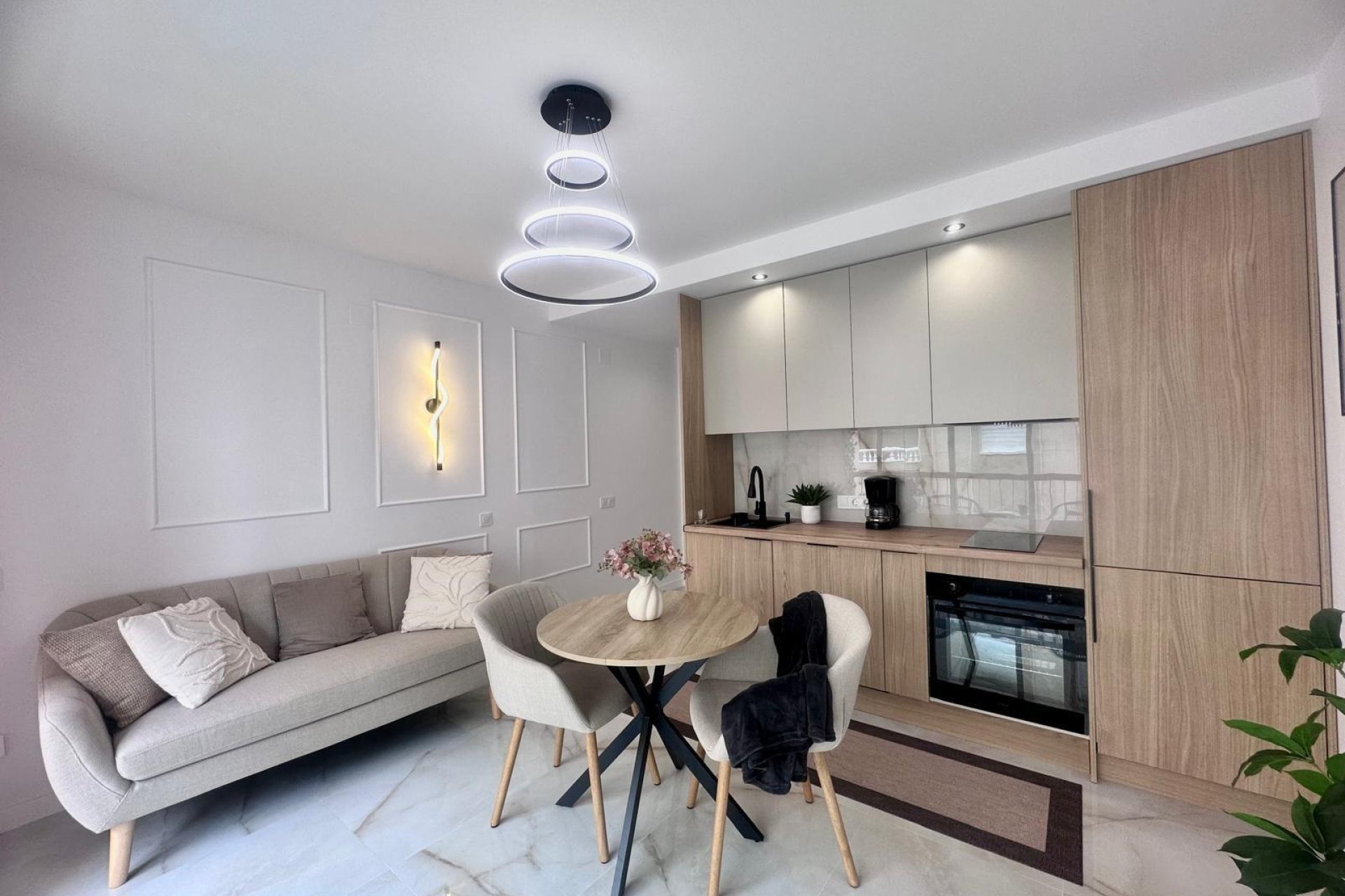 Használt Ingatlanok - Apartman -
Torrevieja - Estacion De Autobuses