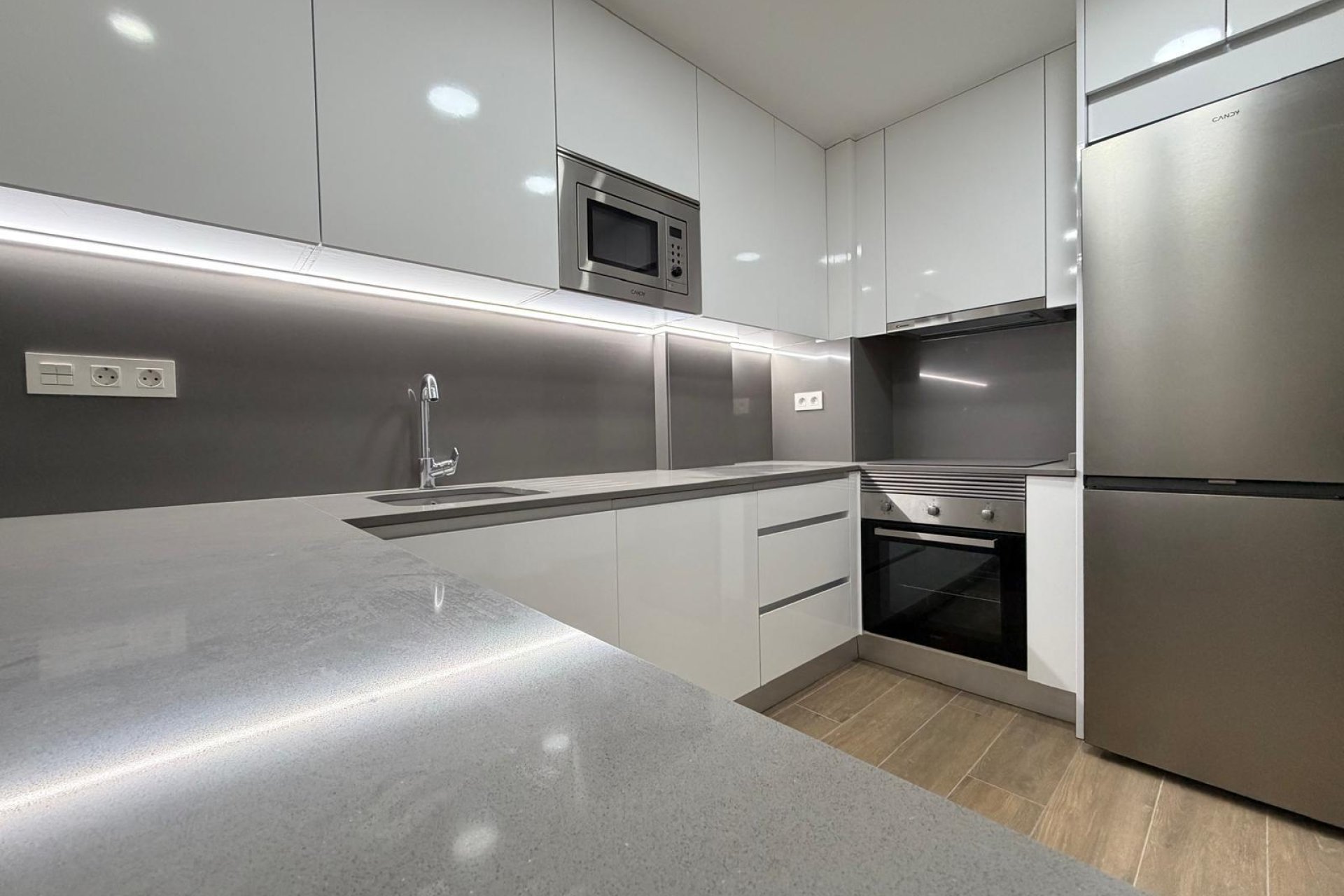 Használt Ingatlanok - Apartman -
Torrevieja - Estacion De Autobuses