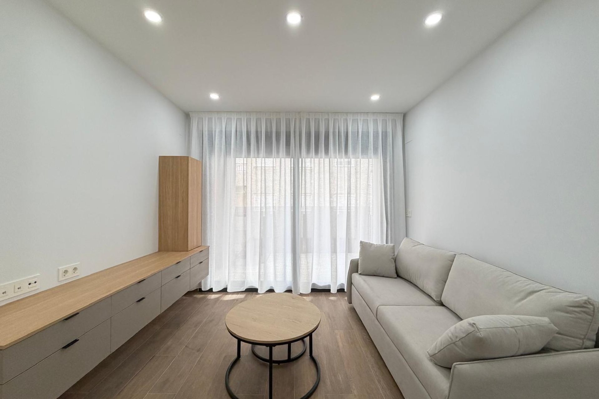 Használt Ingatlanok - Apartman -
Torrevieja - Estacion De Autobuses