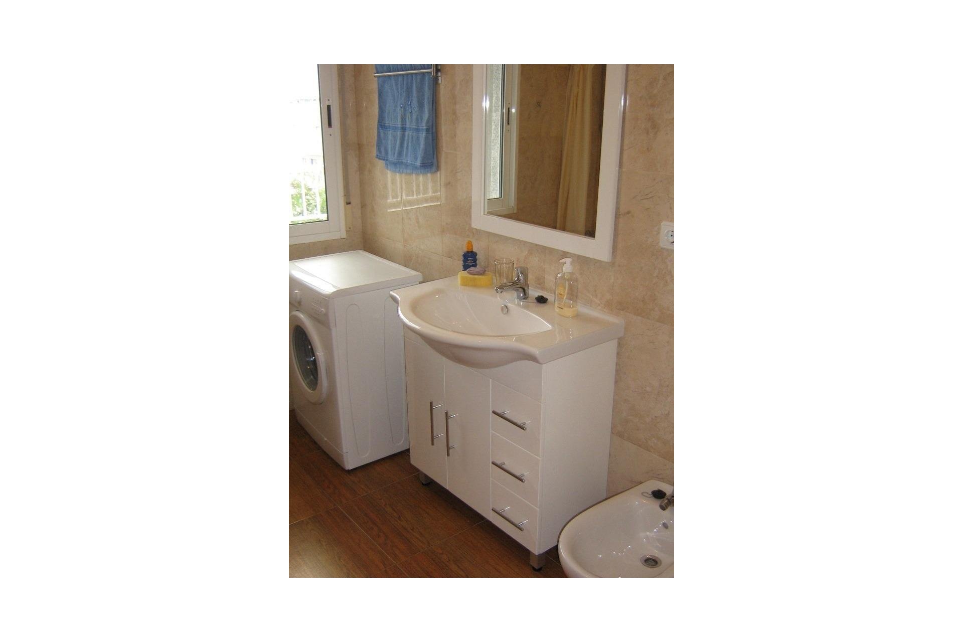 Használt Ingatlanok - Apartman -
Torrevieja - Estacion De Autobuses