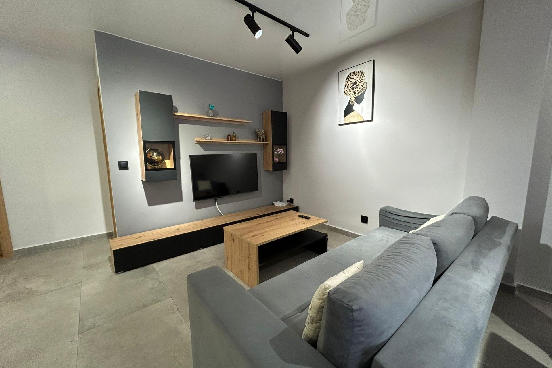 Használt Ingatlanok - Apartman -
Torrevieja - Estacion De Autobuses