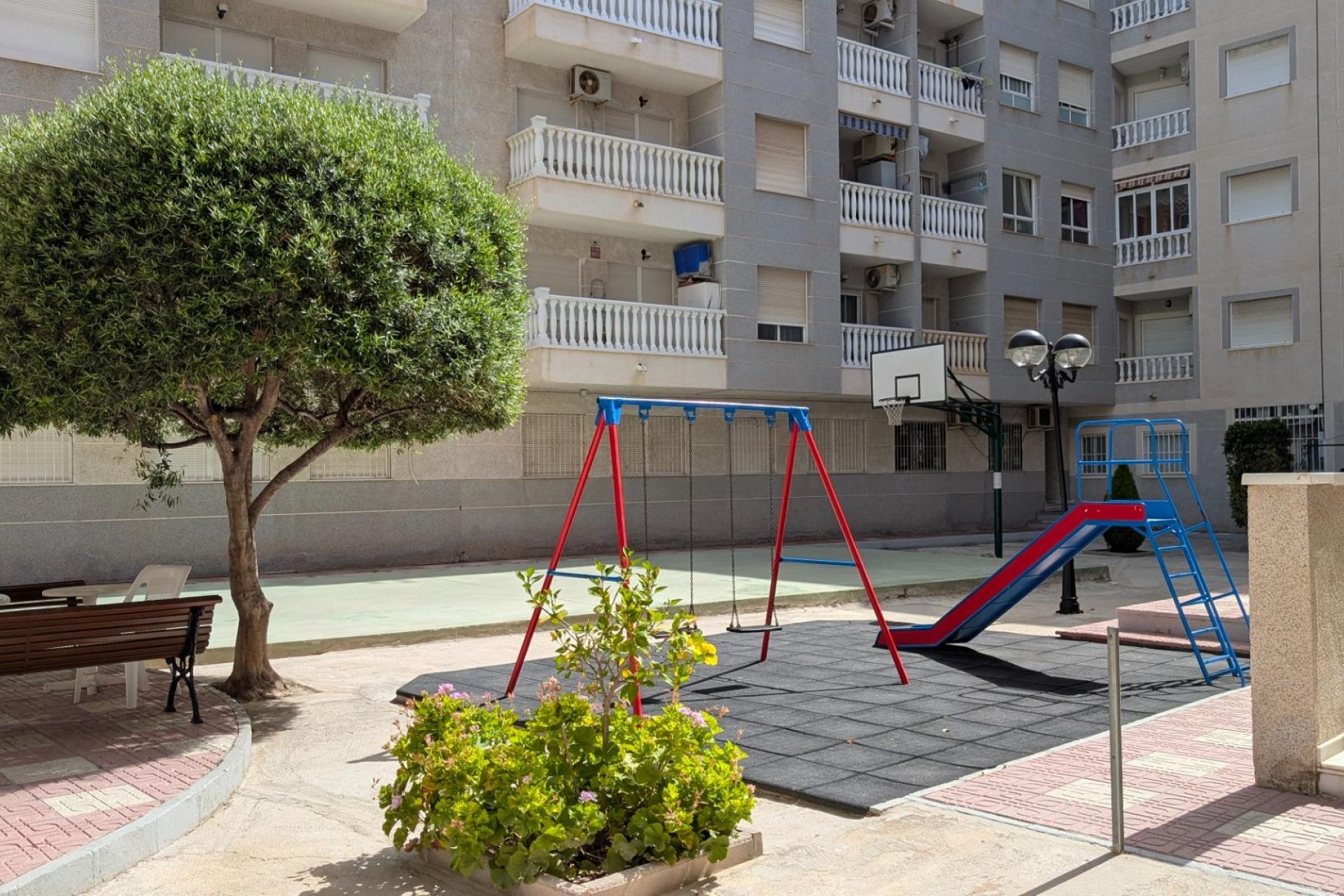 Használt Ingatlanok - Apartman -
Torrevieja - Estacion De Autobuses