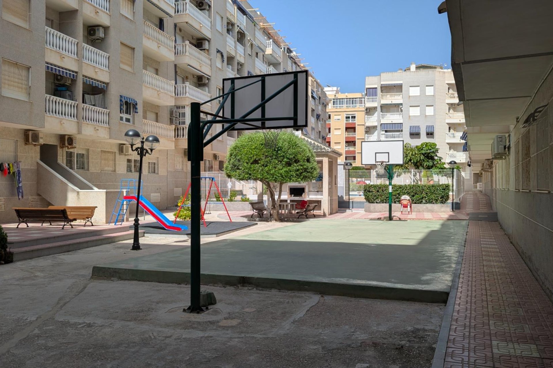 Használt Ingatlanok - Apartman -
Torrevieja - Estacion De Autobuses
