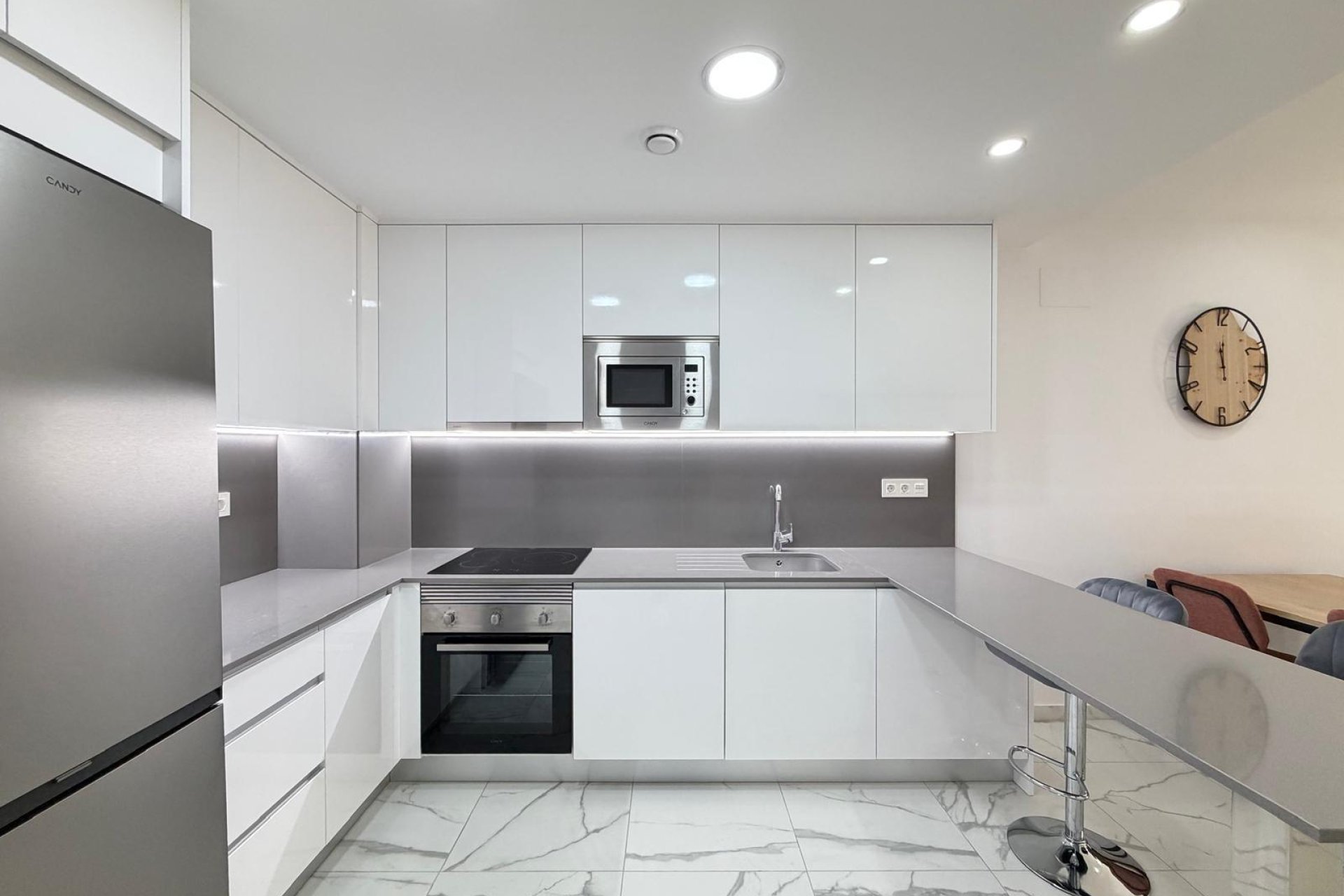 Használt Ingatlanok - Apartman -
Torrevieja - Estacion De Autobuses