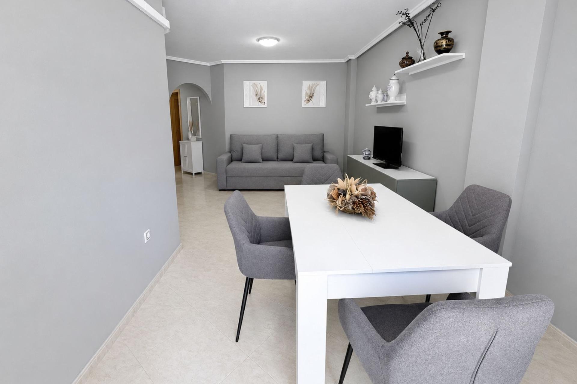 Használt Ingatlanok - Apartman -
Torrevieja - Estacion De Autobuses