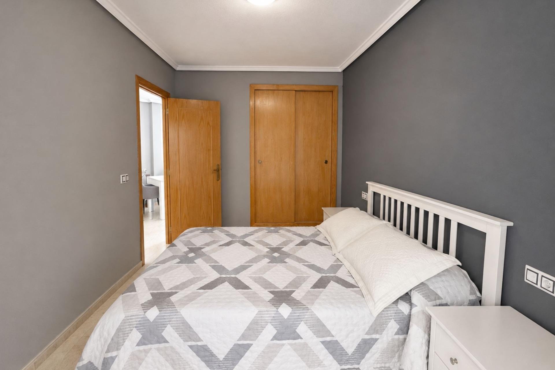 Használt Ingatlanok - Apartman -
Torrevieja - Estacion De Autobuses
