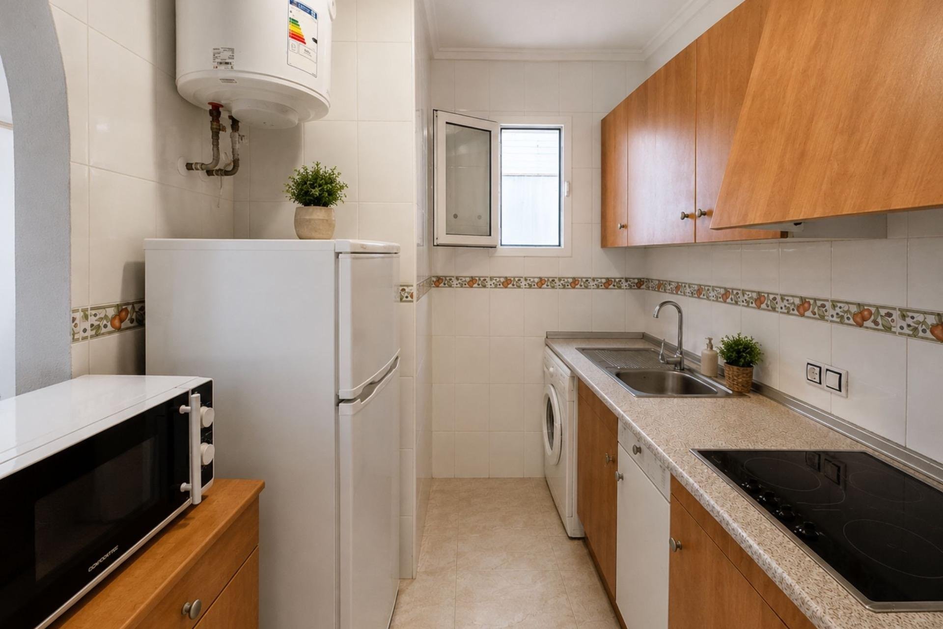 Használt Ingatlanok - Apartman -
Torrevieja - Estacion De Autobuses