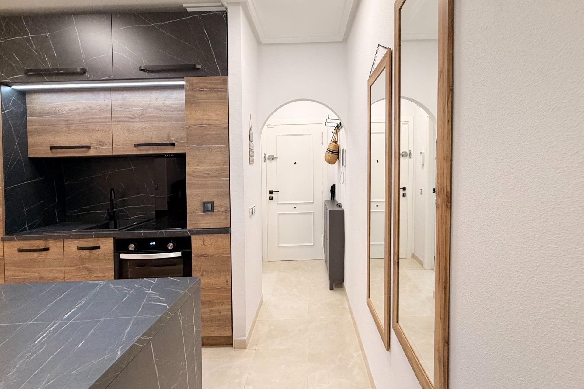 Használt Ingatlanok - Apartman -
Torrevieja - Estacion De Autobuses