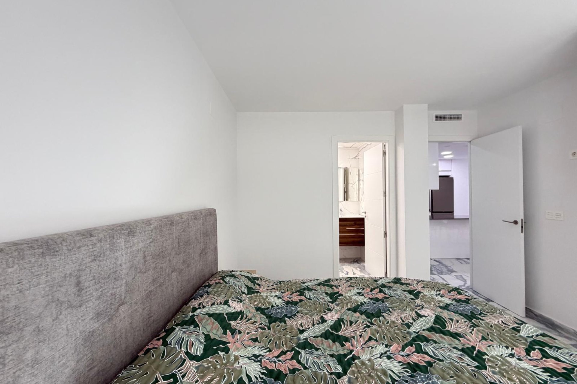 Használt Ingatlanok - Apartman -
Torrevieja - Estacion De Autobuses
