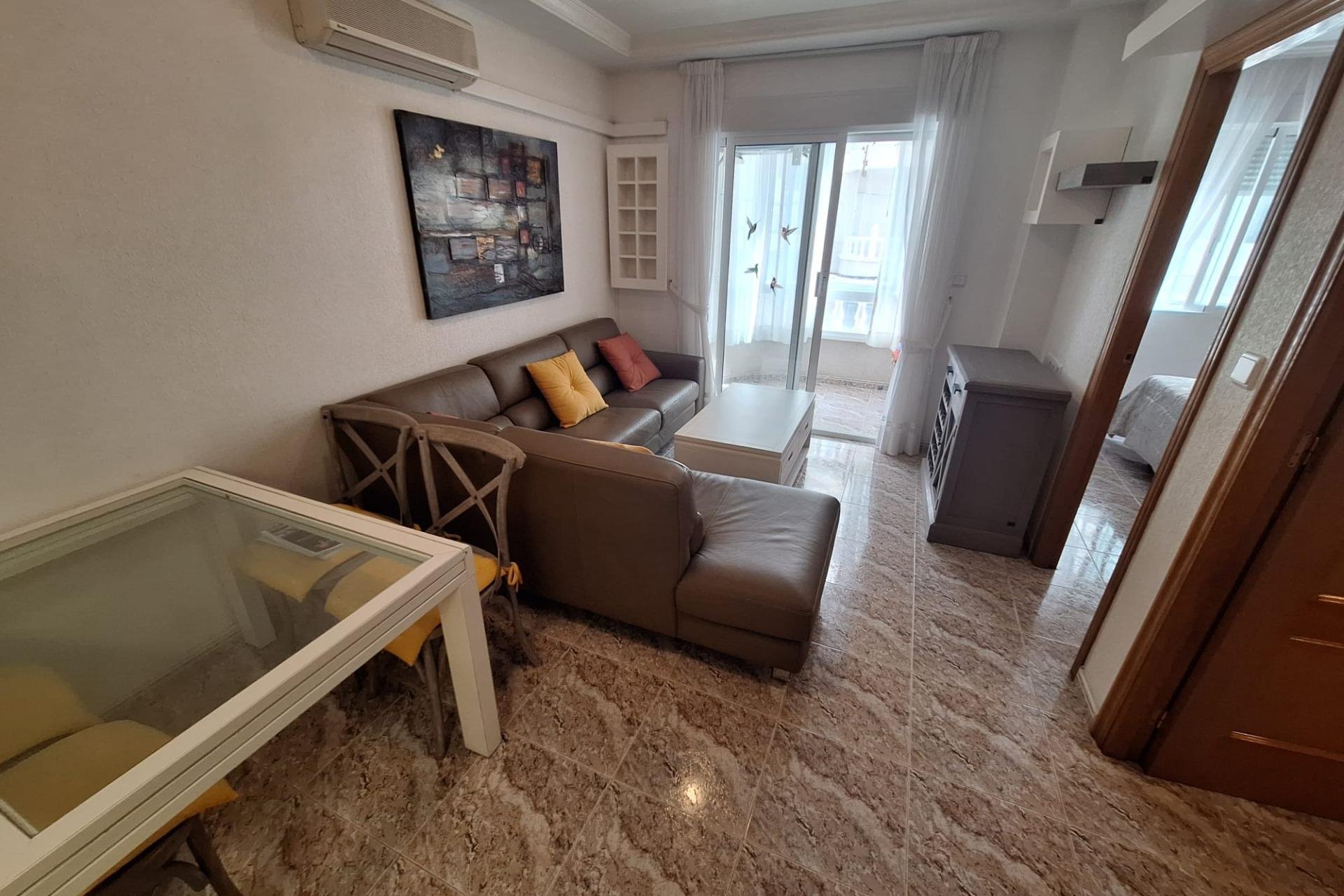 Használt Ingatlanok - Apartman -
Torrevieja - Estacion De Autobuses