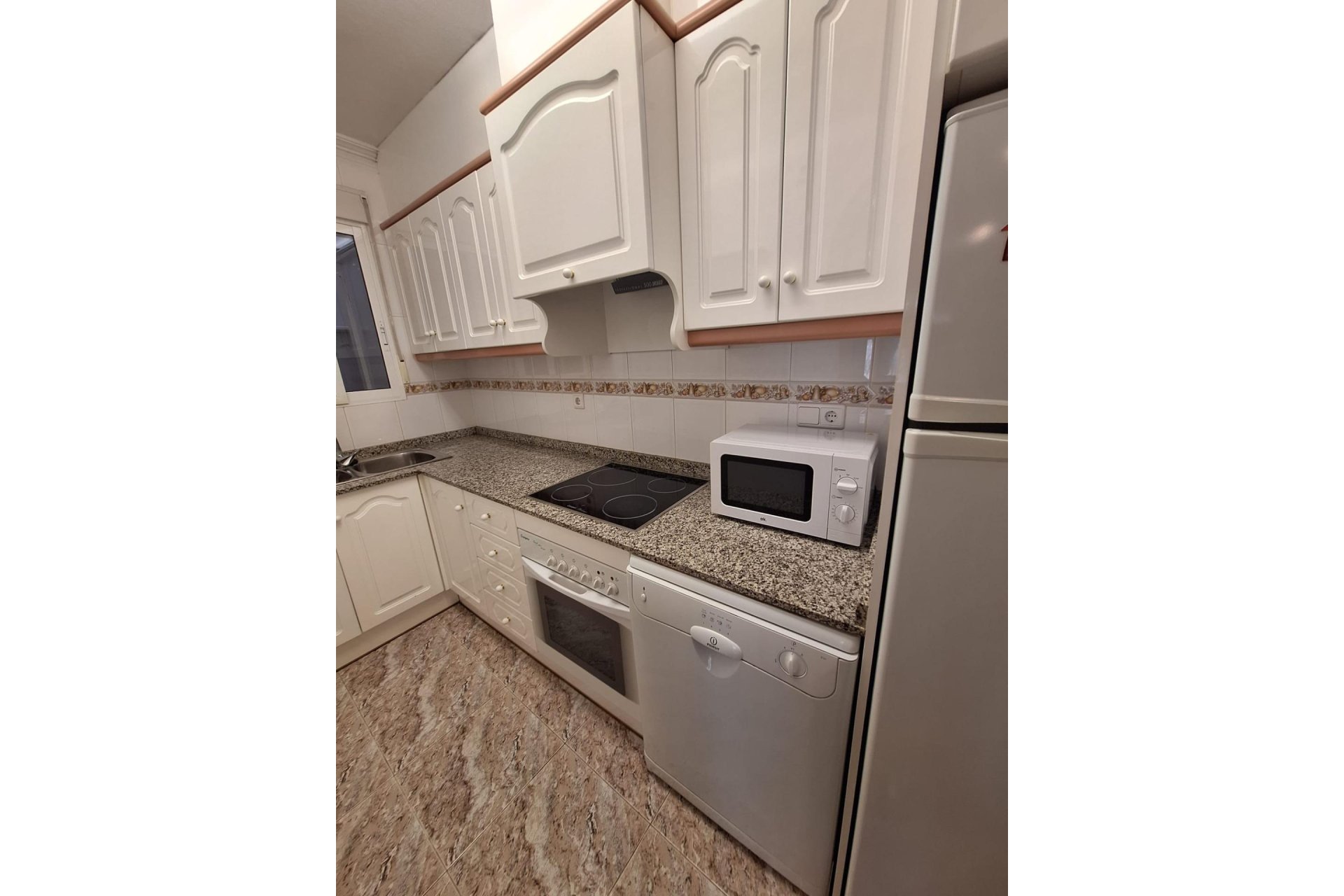 Használt Ingatlanok - Apartman -
Torrevieja - Estacion De Autobuses
