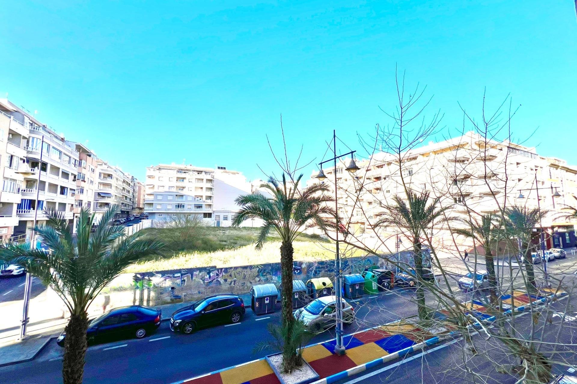 Használt Ingatlanok - Apartman -
Torrevieja - Habaneras