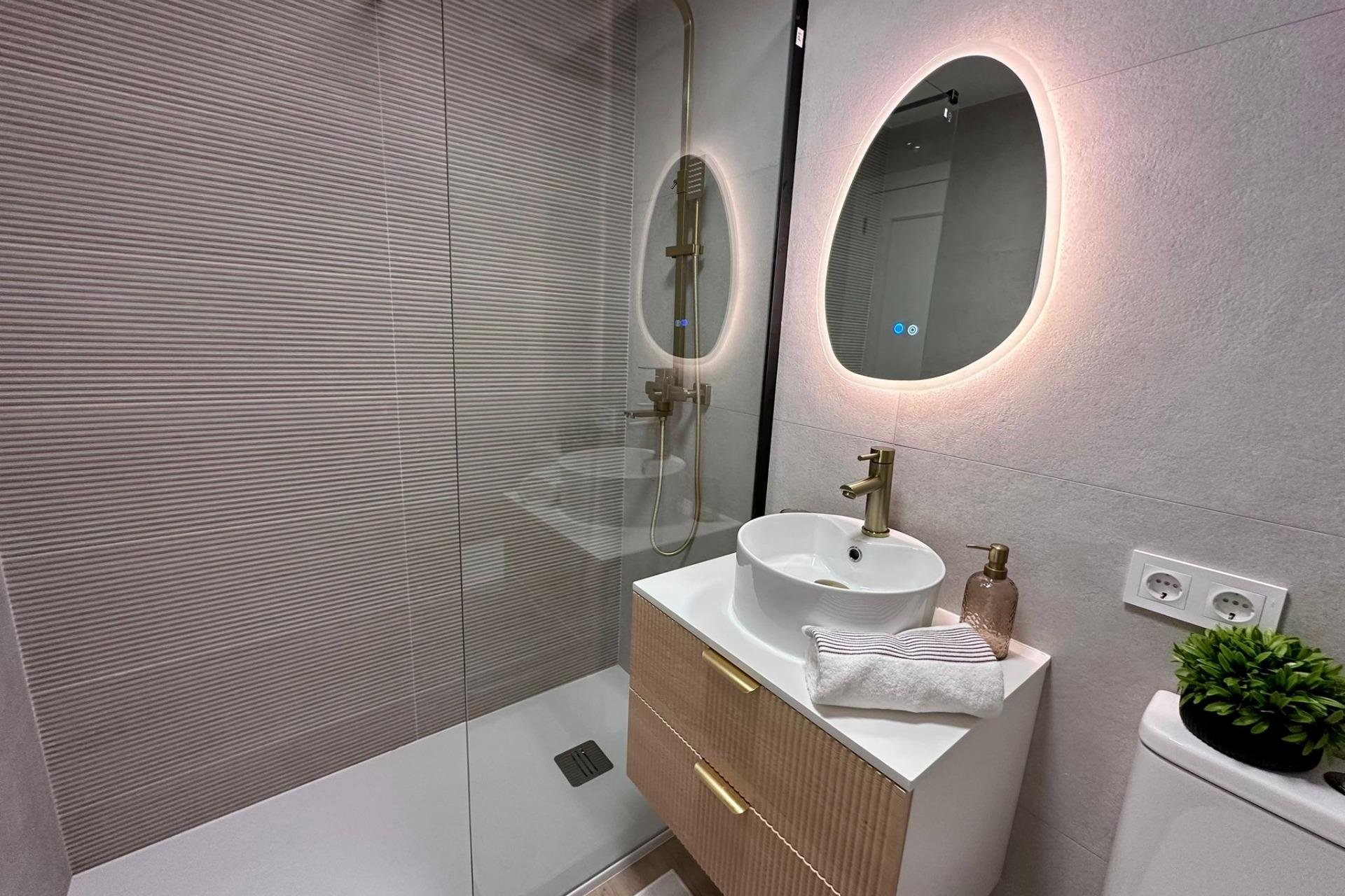 Használt Ingatlanok - Apartman -
Torrevieja - Habaneras