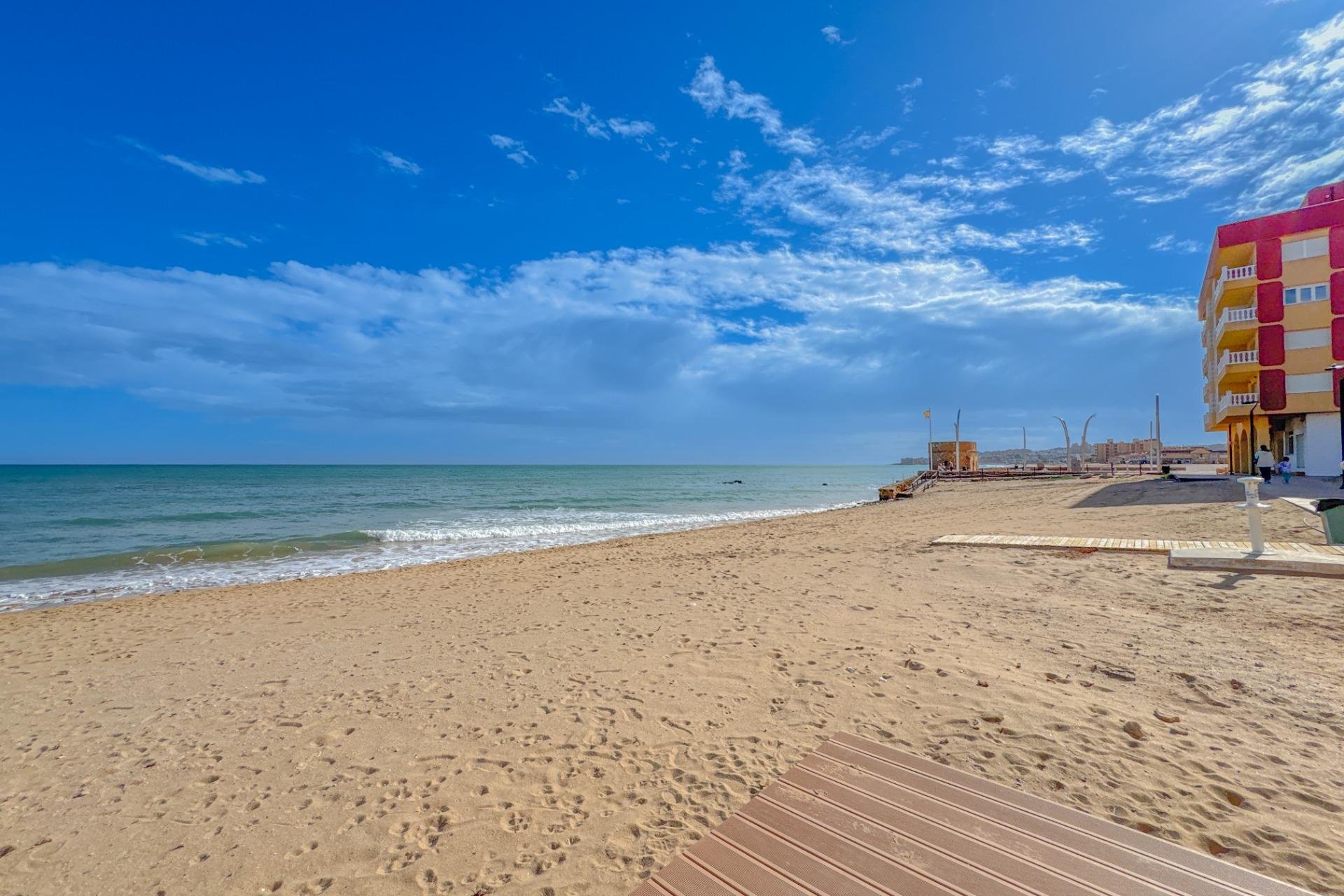 Használt Ingatlanok - Apartman -
Torrevieja - La Mata Pueblo