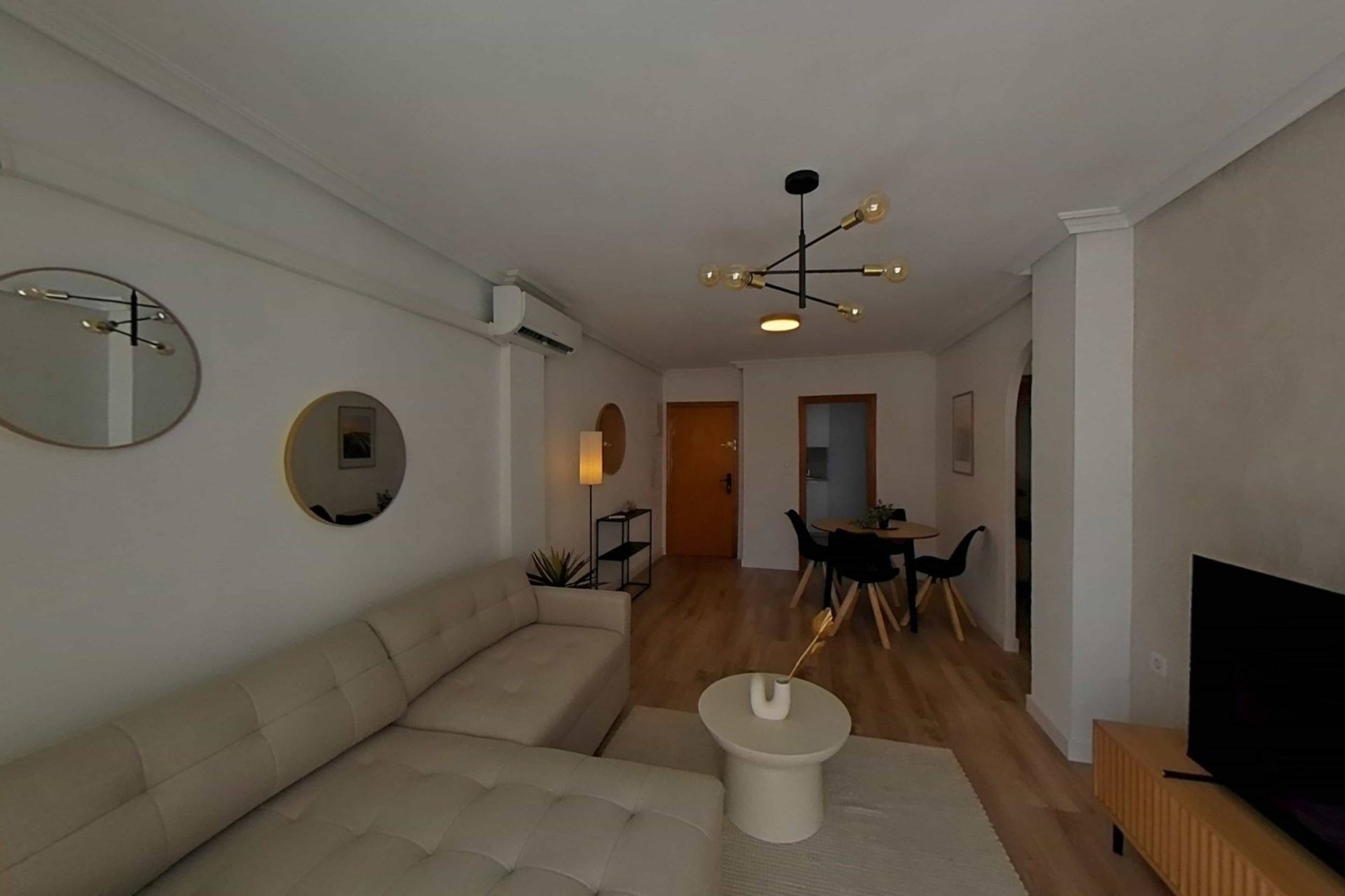 Használt Ingatlanok - Apartman -
Torrevieja - La Mata Pueblo