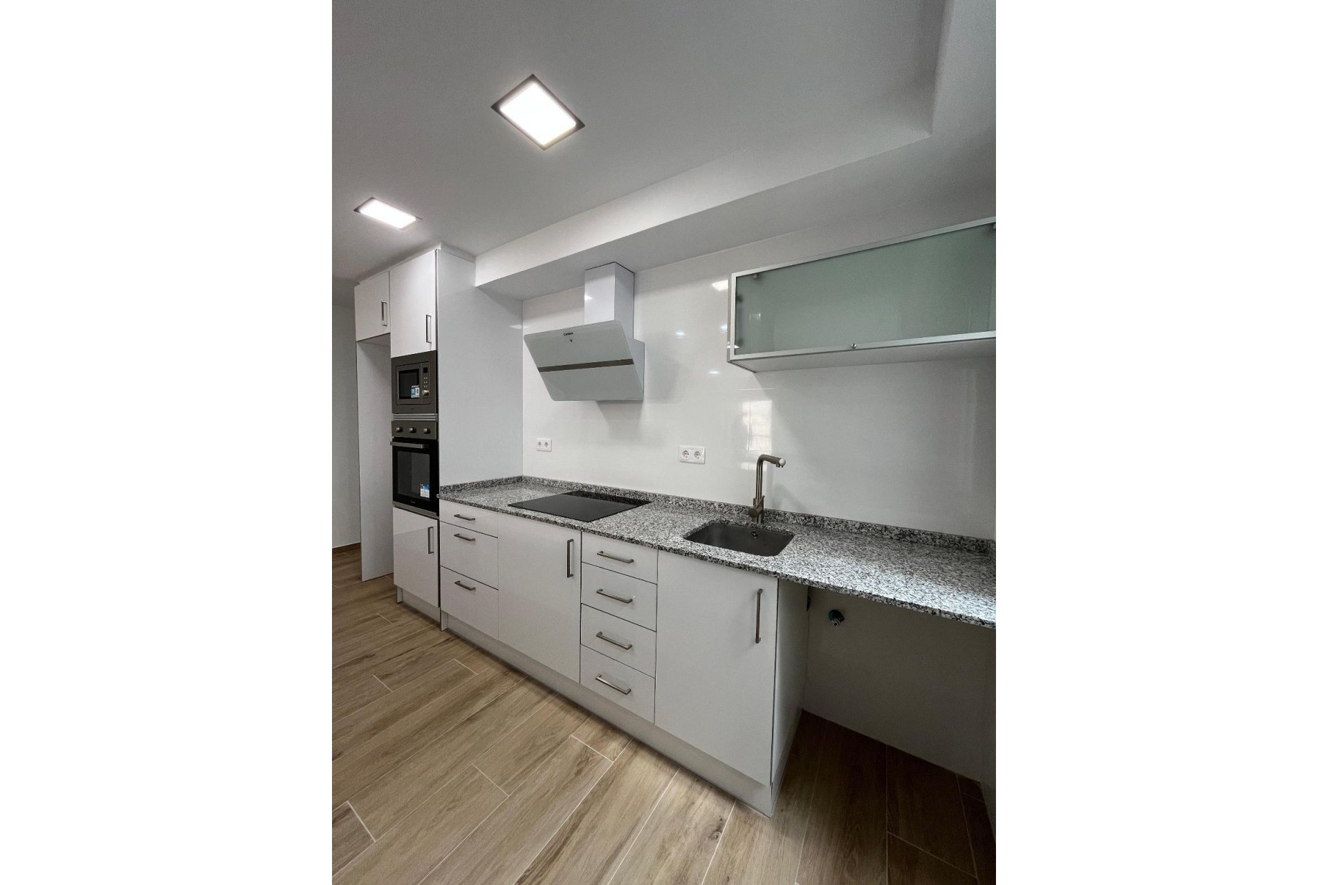 Használt Ingatlanok - Apartman -
Torrevieja - La Mata