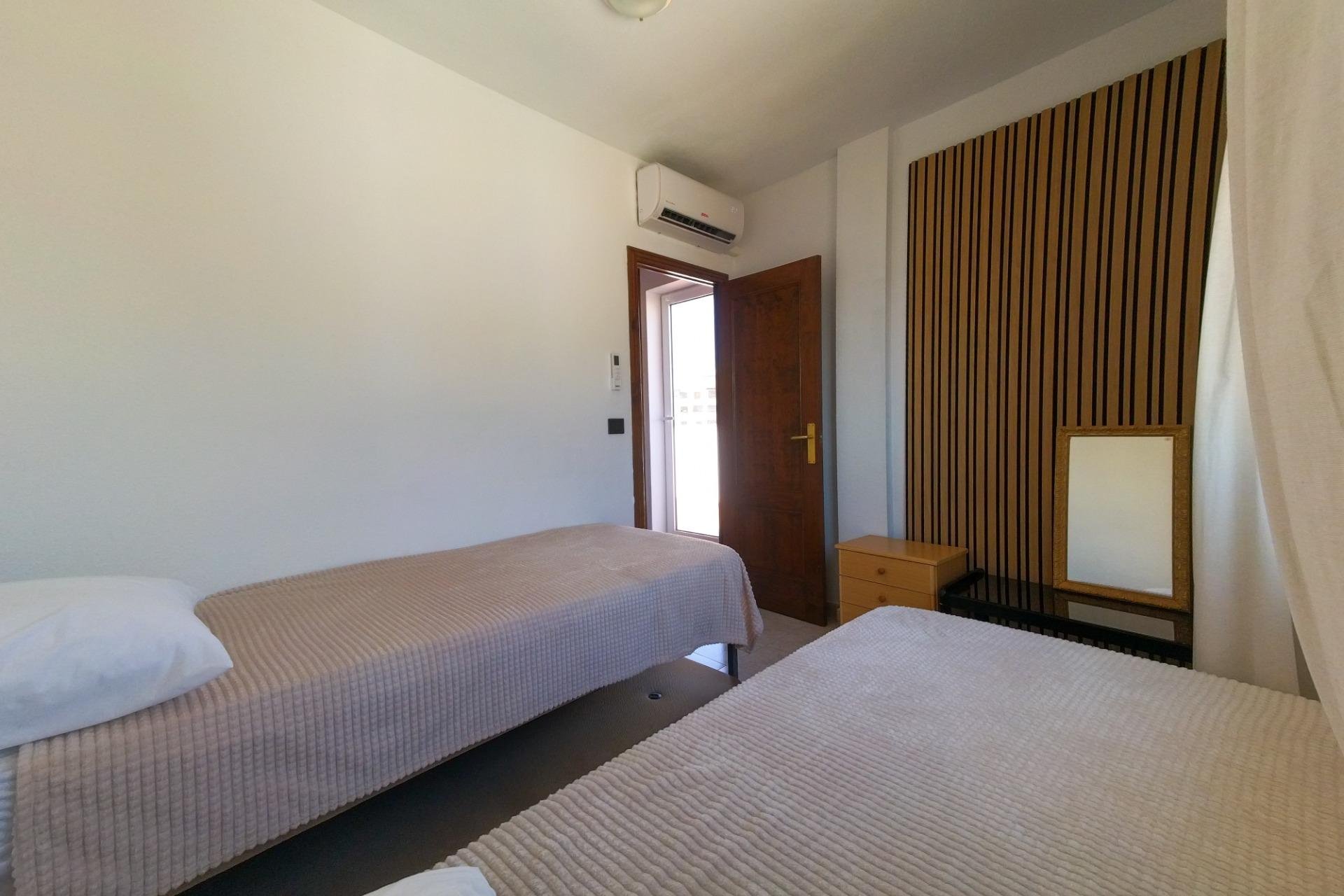 Használt Ingatlanok - Apartman -
Torrevieja - La Mata