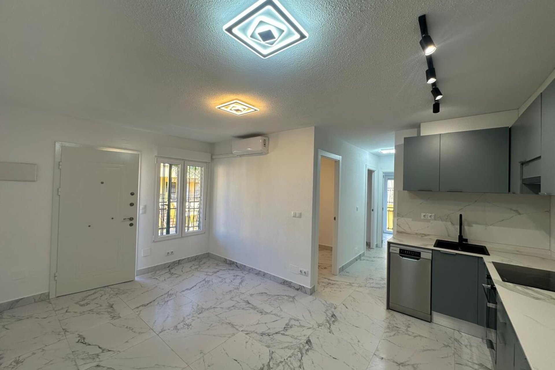 Használt Ingatlanok - Apartman -
Torrevieja - La Veleta