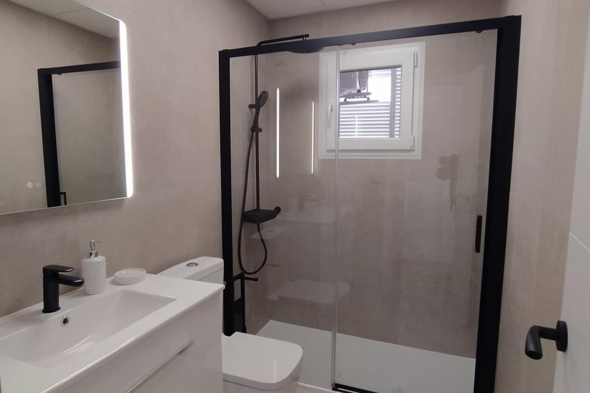 Használt Ingatlanok - Apartman -
Torrevieja - PARQUE DE LAS NACIONES