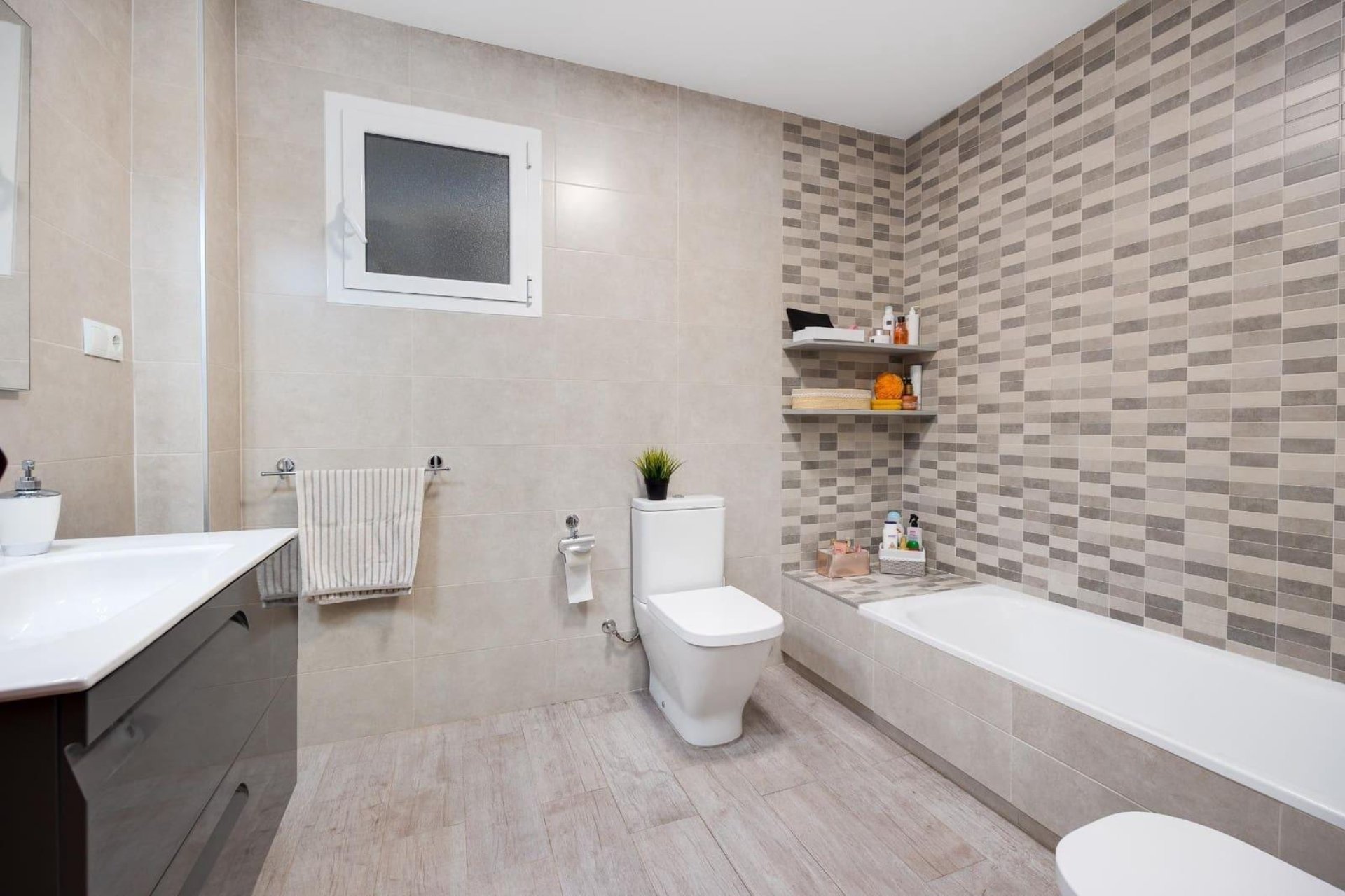 Használt Ingatlanok - Apartman -
Torrevieja - Paseo Maritimo