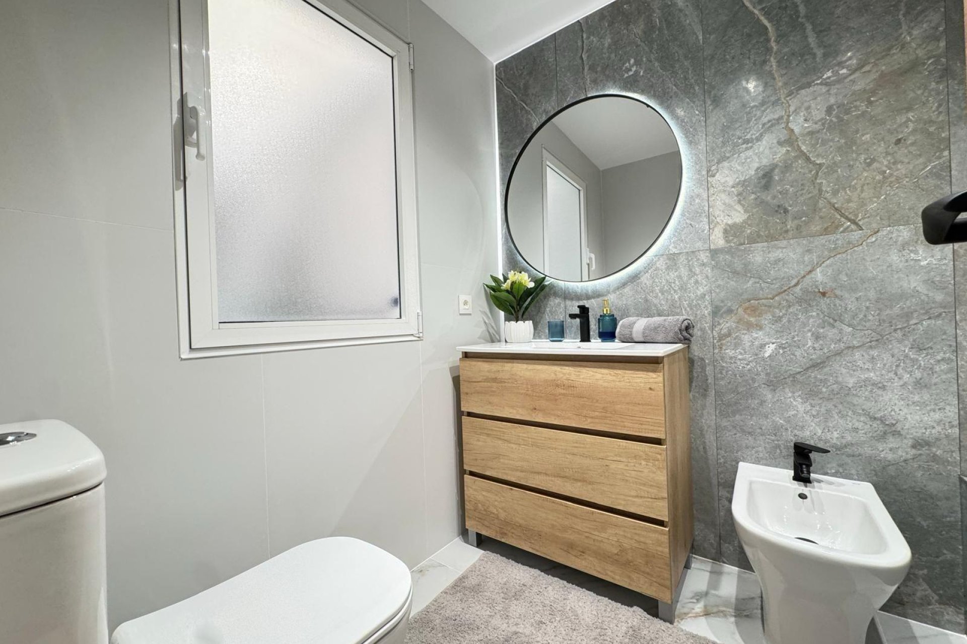 Használt Ingatlanok - Apartman -
Torrevieja - Playa de los Locos