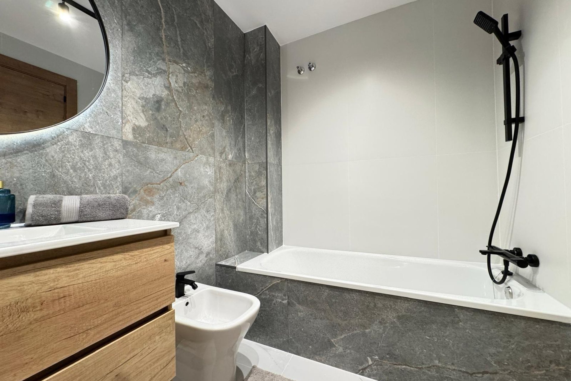 Használt Ingatlanok - Apartman -
Torrevieja - Playa de los Locos