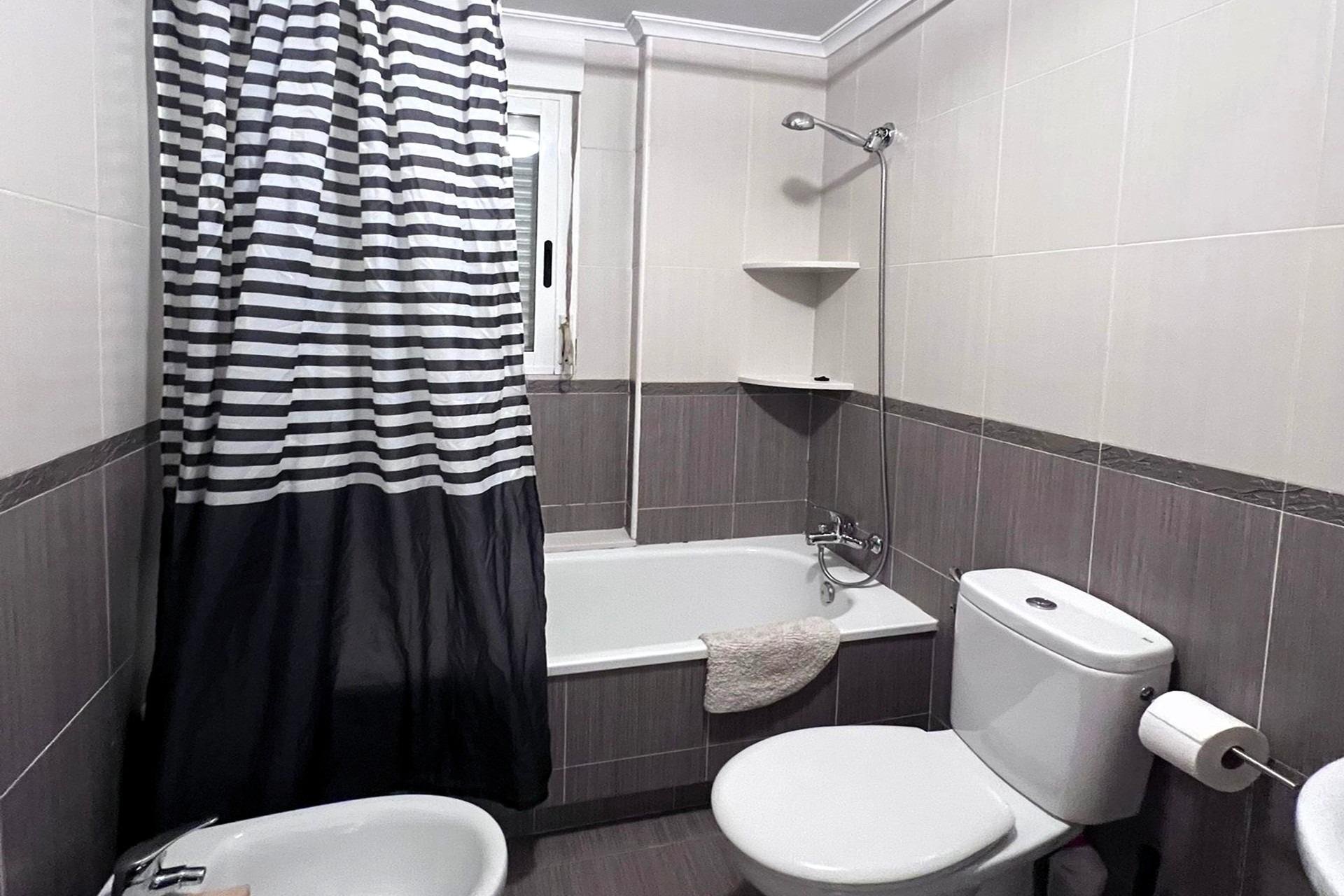 Használt Ingatlanok - Apartman -
Torrevieja - Playa de los Locos